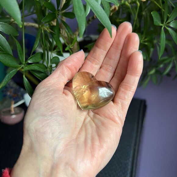 Citrine Crystal Heart Carving (4)‎ - Picture 2 of 9
